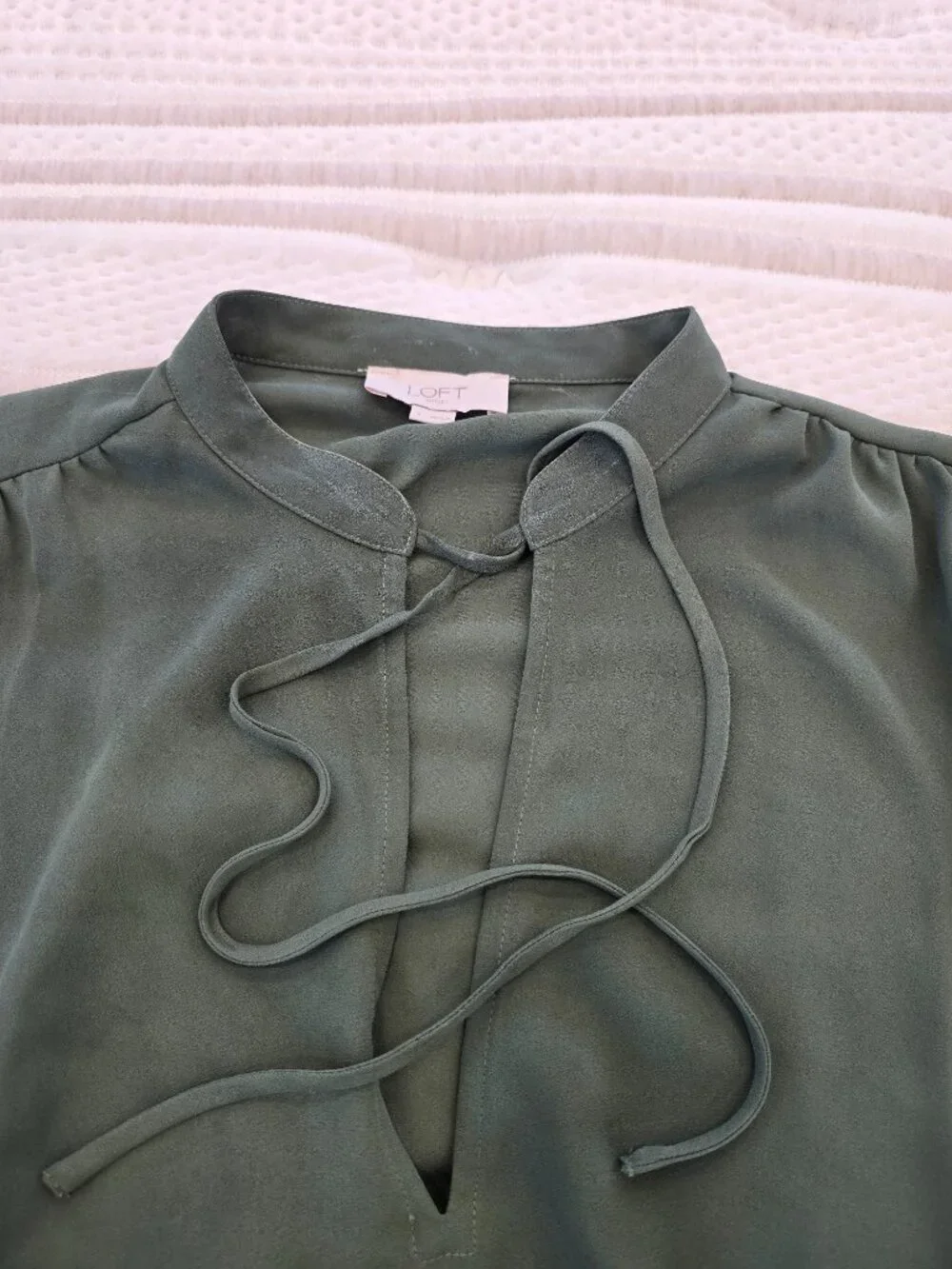 Loft Women's Dark Green Blouse W String-tie Neck Style & Puff Sleeves - Large